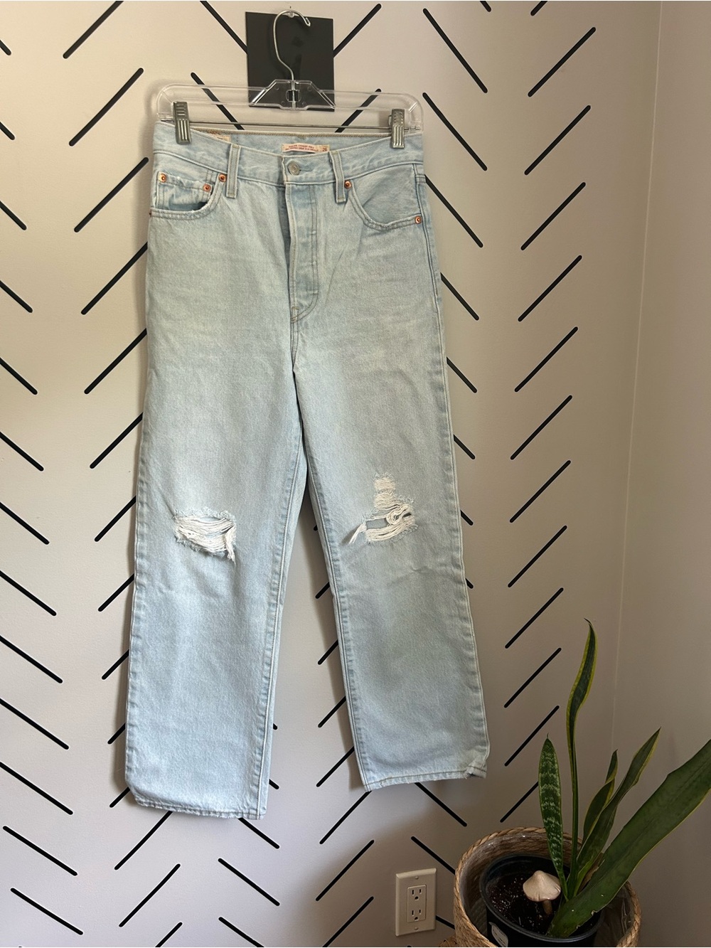 Levi’s ribcage straight ankle light wash distressed jeans